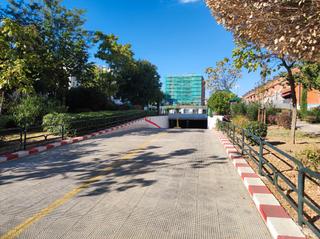 Parking coche en Avenida de los estados 3