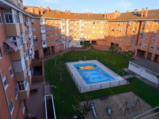 Zweistöckige Wohnung in Calle de la fontana 5