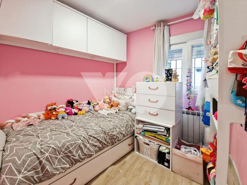 Foto 0af297e2-c418-49e6-b7e3-d310ffce6db0. Piano terra con riscaldamento in Canillejas Madrid