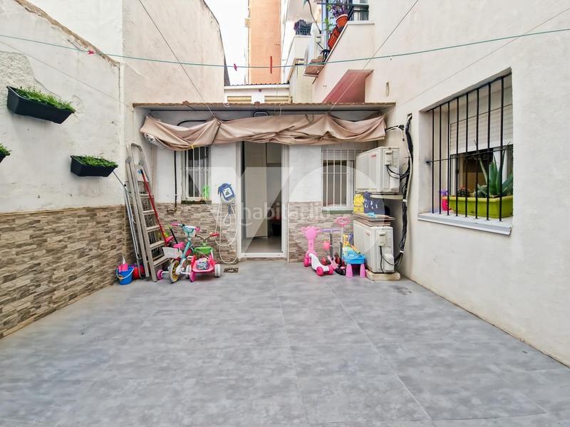 Foto 62c1faae-e3e6-46f7-9ab6-99d39a89415c. Piano terra con riscaldamento in Canillejas Madrid