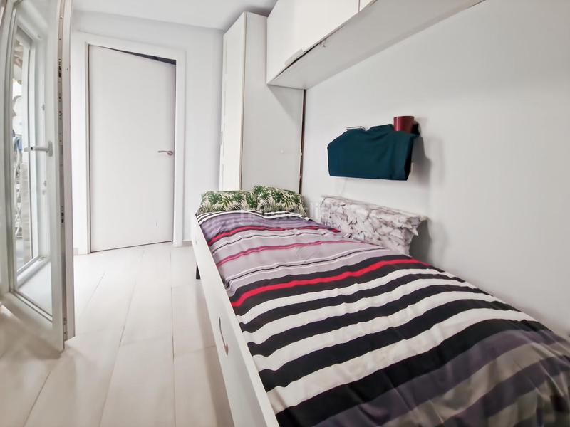 Foto b08d4ba2-758b-4e54-9247-7698691cfa35. Piano terra con riscaldamento in Canillejas Madrid