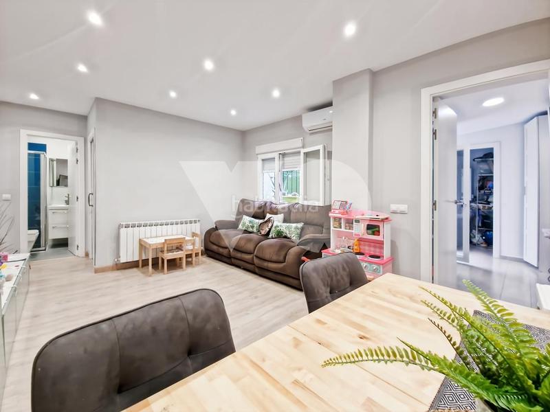 Foto c8b800e6-c508-465a-96bf-ce0572bf3568. Piano terra con riscaldamento in Canillejas Madrid