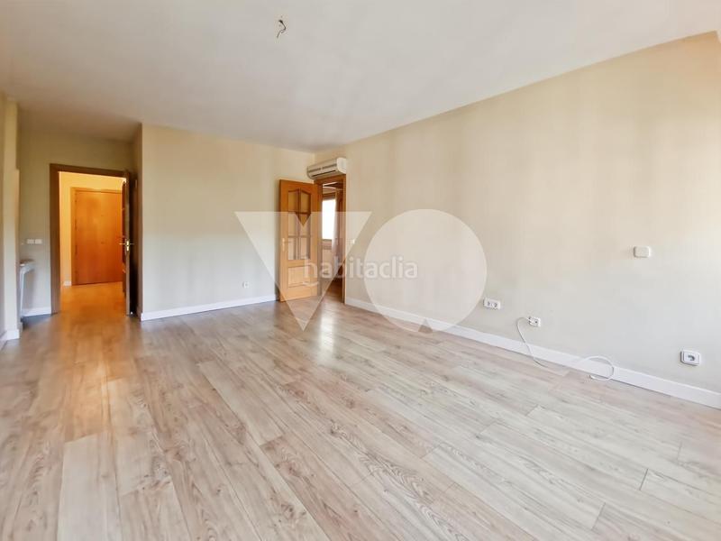 Foto c03560e7-82af-4f9b-bfe2-c63c6c708c9c. Rent flat with heating in Canillejas Madrid