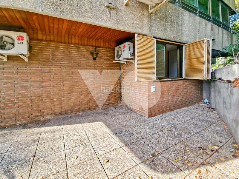 Foto 17fa7aa3-0279-4572-a2ff-336d3201dcbd. Rez-de-chaussée avec chauffage parking piscine dans Madrid