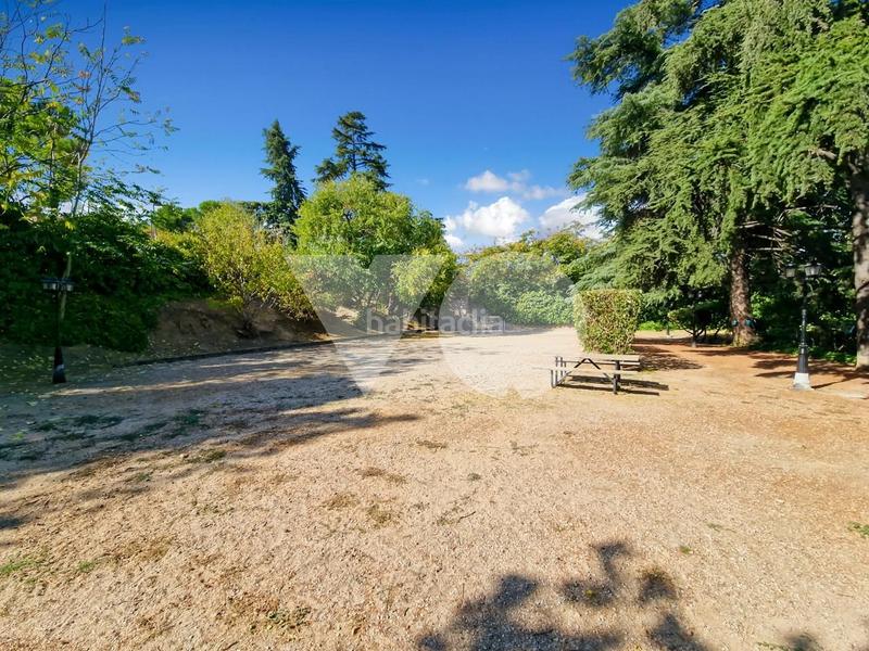 Foto 1bfe9d93-5979-4d80-a708-76110ffb393e. Rez-de-chaussée avec chauffage parking piscine dans Madrid