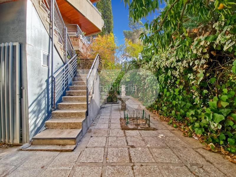 Foto 33f63052-8364-4297-abf9-c6e1d1cbbe42. Rez-de-chaussée avec chauffage parking piscine dans Madrid