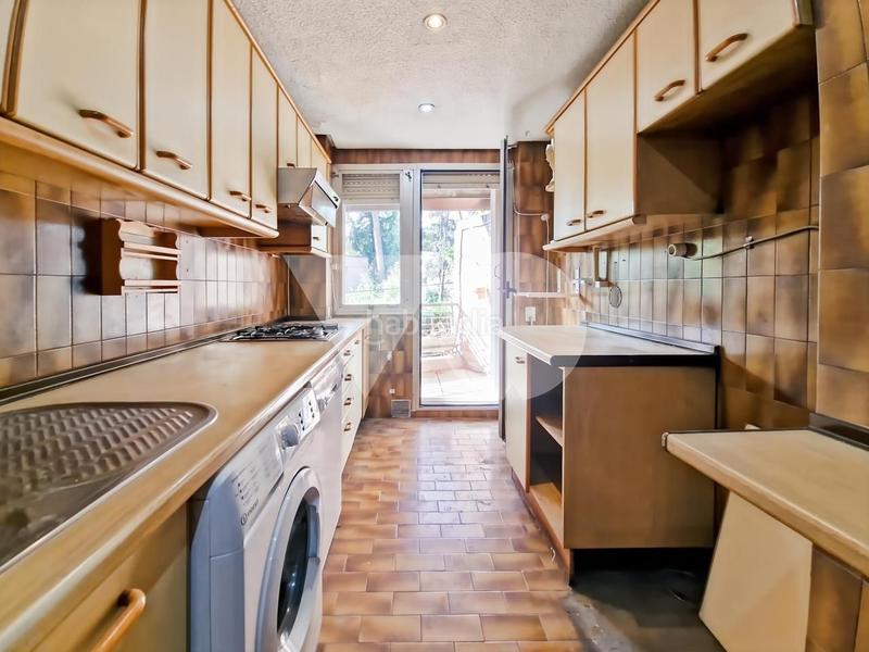 Foto 3957704a-7588-44ee-a9ba-8db506e1edf9. Rez-de-chaussée avec chauffage parking piscine dans Madrid