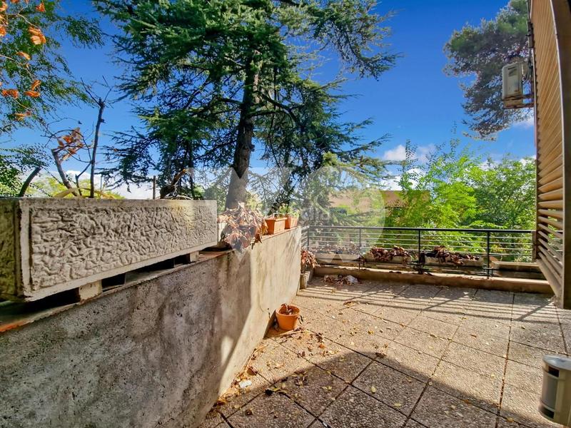 Foto 3a90cb85-3e46-461a-be46-f52bb44ee9f1. Rez-de-chaussée avec chauffage parking piscine dans Madrid