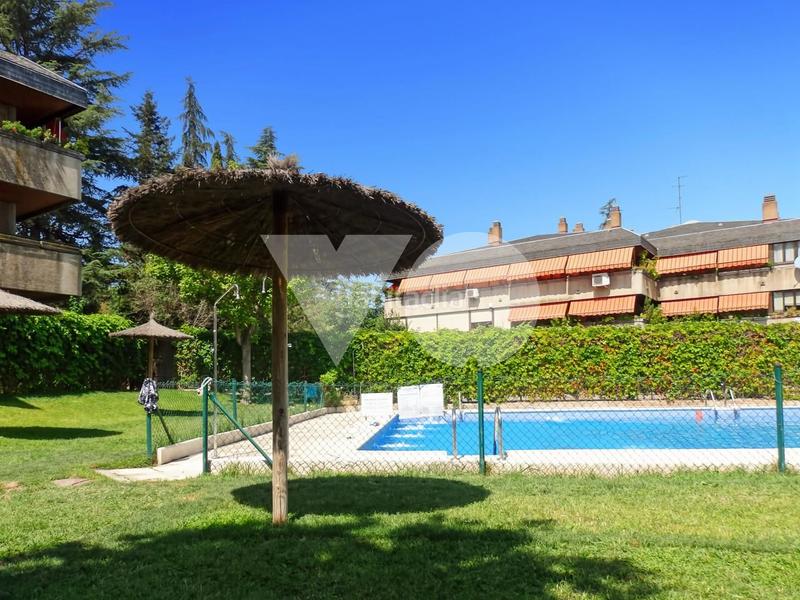 Foto 54228fe1-ab01-4118-9d7a-b7ad9b2abfe8. Rez-de-chaussée avec chauffage parking piscine dans Madrid