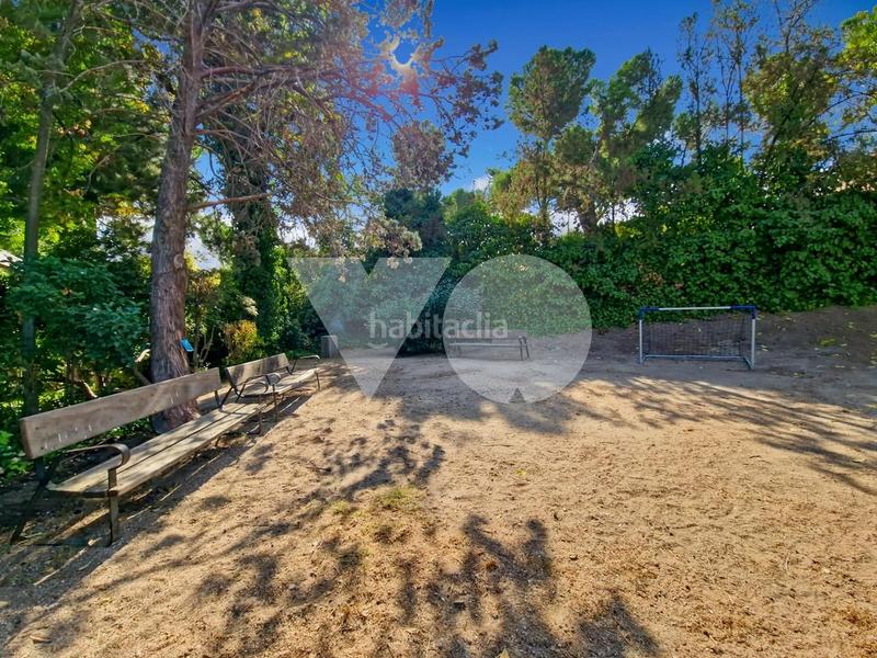 Foto 615b23c4-208d-40c5-97b2-fc66f019f268. Rez-de-chaussée avec chauffage parking piscine dans Madrid