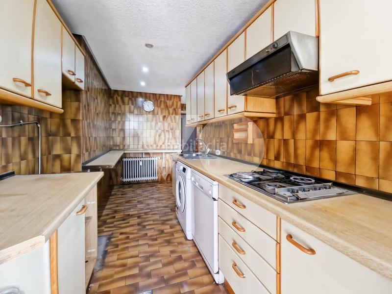 Foto be358765-e29d-471f-ac12-5008db47d370. Rez-de-chaussée avec chauffage parking piscine dans Madrid