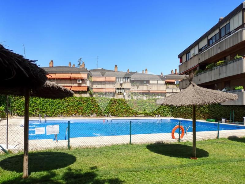 Foto cdea1b08-9707-40e5-92e4-ac2f82aad93e. Rez-de-chaussée avec chauffage parking piscine dans Madrid