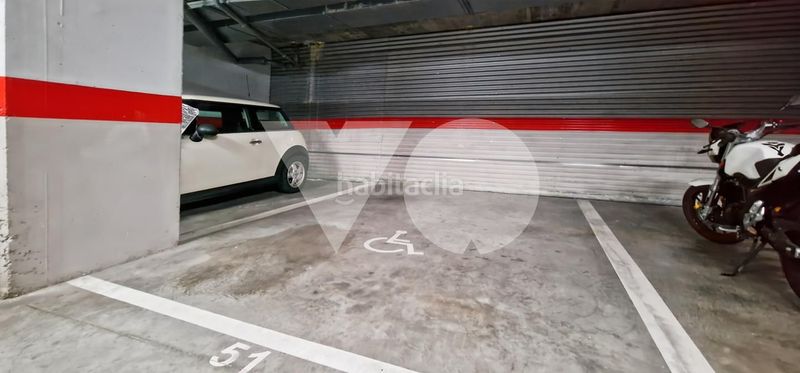 Foto bc629431-a9b2-4191-a2c7-697a6a737e93. Aparcament cotxe a Canillejas Madrid