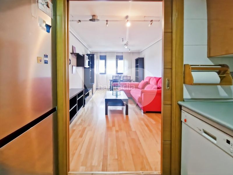 Foto 1fb4bb33-cdb8-42f7-a41e-a5384494fe0b. Flat with heating parking pool in Rejas Madrid