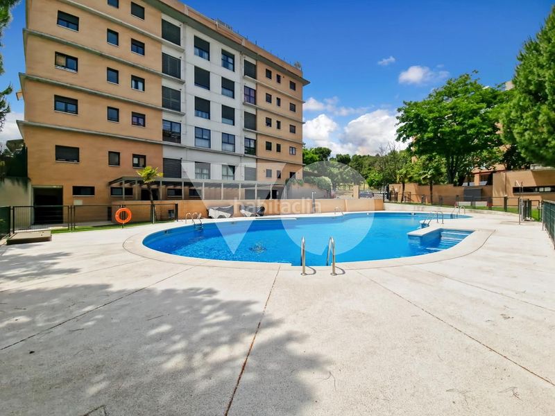 Foto 6ab136bd-28e6-4c4f-bf66-2c7dfc411c41. Flat with heating parking pool in Rejas Madrid
