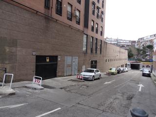 Parking coche en Paseo de los pontones 21. Oportunidad dos plazas unidas