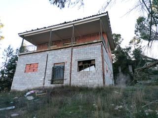 Masia en Camino de valhondo 1. Casa rustica con olivos