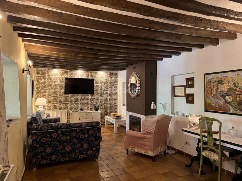 Foto d8600f2f-9d28-4690-8954-0b86f16a3503. Chalet casa con bodega y patio en Pozuelo del Rey