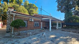 Casa aparellada en Carabaa. Chalet pareado carabaa