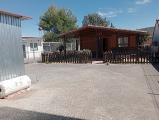 Mas à Calle madrid 69. Casa madera caabaña