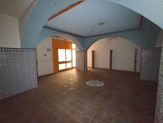 Local Comercial en Calle de la alhambra 11