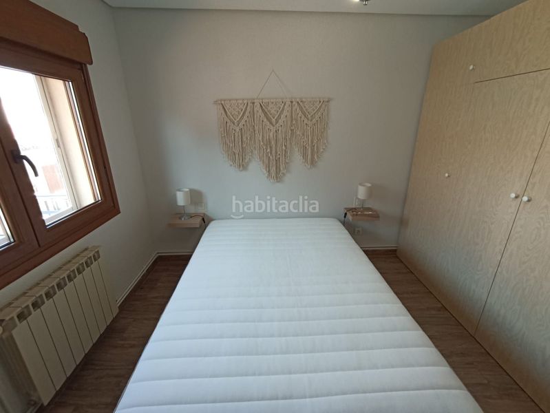 Foto f630b997-5fbc-44a9-a93e-792f8a0f1ff9. Alquiler planta baja en calle de la paz 20 en Navas del Marqués (Las)
