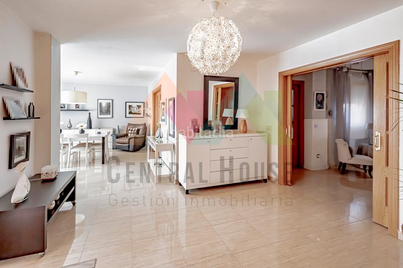 Foto 4b733883-f94e-4d4f-8fac-cf9d26c3730a. Casa adossada amb calefacció aparcament piscina a Guadalajara