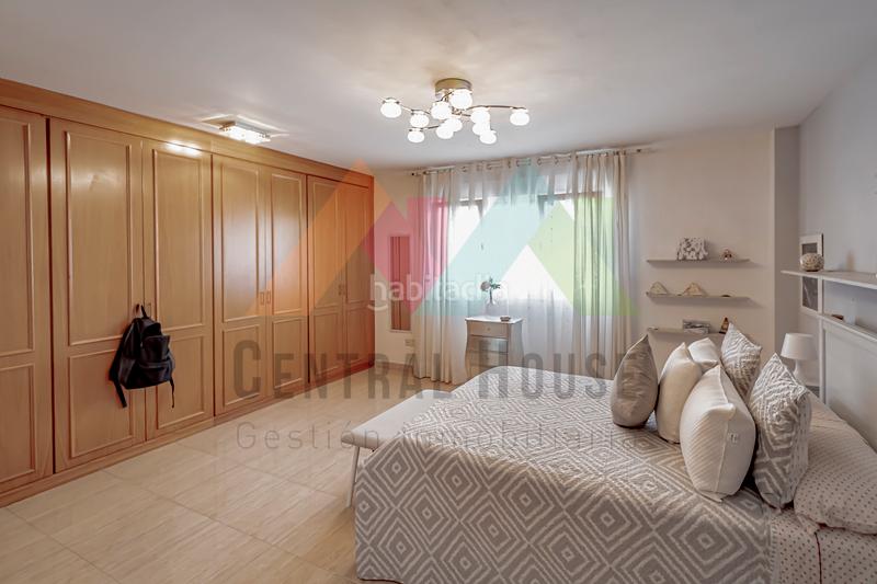 Foto 5edbaa7d-23f7-472d-938e-497dec1c4d95. Casa adossada amb calefacció aparcament piscina a Guadalajara