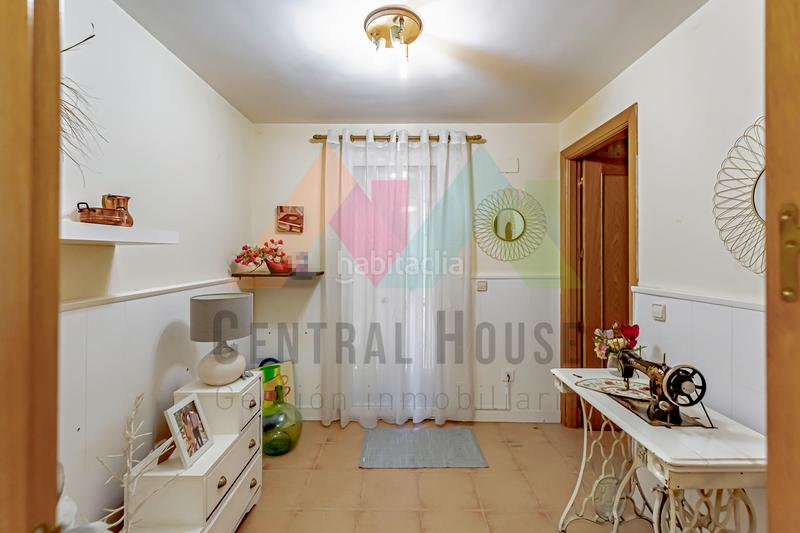 Foto fd20bef4-4f3e-4e70-a912-07e3fb52b27b. Casa adossada amb calefacció aparcament piscina a Guadalajara