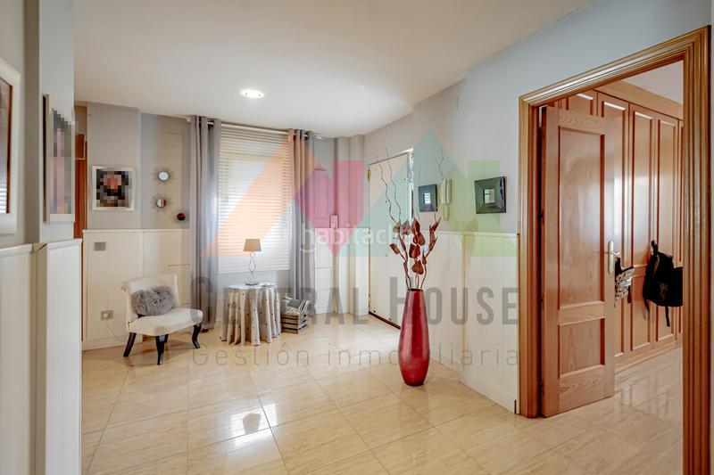 Foto 463f14c7-a922-4926-bfe6-aa91972e886d. Maison jumelée avec chauffage parking piscine dans Los Valles-Sanz Vazquez-El Fuerte Guadalajara