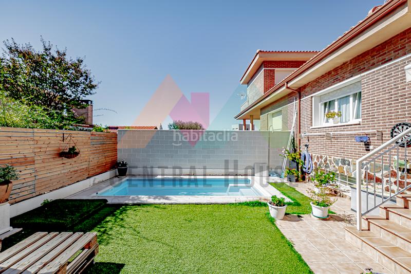 Foto e9467b30-a22b-4c65-a660-a98a9a696926. Maison jumelée avec chauffage parking piscine dans Los Valles-Sanz Vazquez-El Fuerte Guadalajara