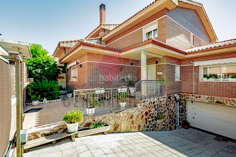 Foto c21f72b4-3252-4120-aafc-2b63862d6c84. Semi detached house with heating parking pool in Los Valles-Sanz Vazquez-El Fuerte Guadalajara