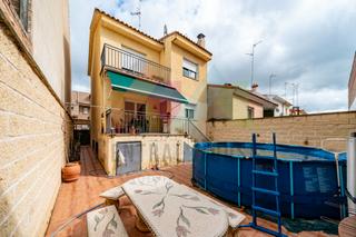 Casa aparellada  Calle herradura. Chalet pareado, cerca del centro , orientación sur, 3 dormitorio