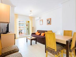 Appartement à Carrer amplaries 41. Primera línea playa / terraza / garaje / 2 dormitorios / 2 baños
