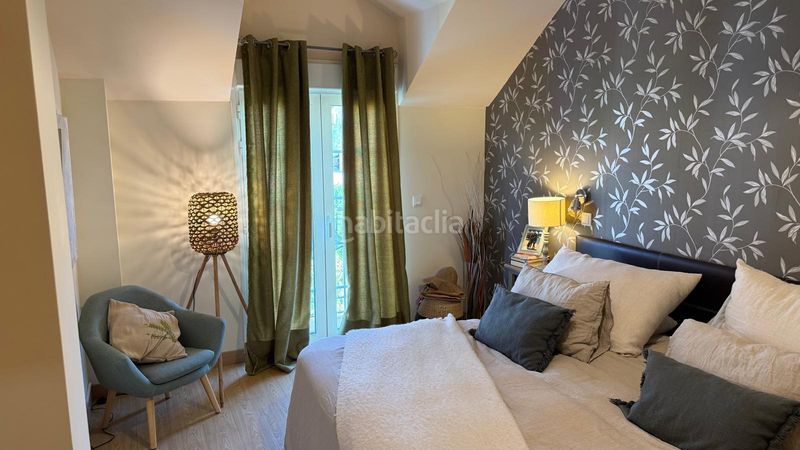 Foto 1d45b8bd-58eb-4b8b-9b80-314ed5fac35a. Casa adossada amb xemeneia calefacció piscina a El Pastel Boadilla del Monte
