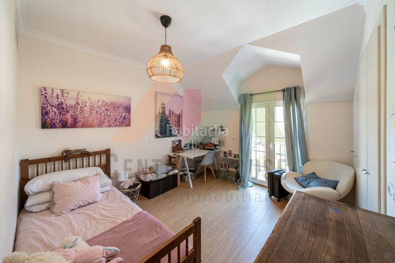 Foto b221d833-bd20-4c08-beba-7264df4727a1. Casa adossada amb xemeneia calefacció piscina a El Pastel Boadilla del Monte