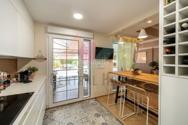 Foto ea23ce8f-668a-49ba-9c6d-cd03d4318614. Casa adossada amb xemeneia calefacció piscina a El Pastel Boadilla del Monte