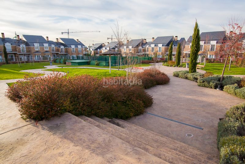 Foto f501e6f6-8b9d-4fd1-8a29-35dae27fb605. Casa adossada amb xemeneia calefacció piscina a El Pastel Boadilla del Monte