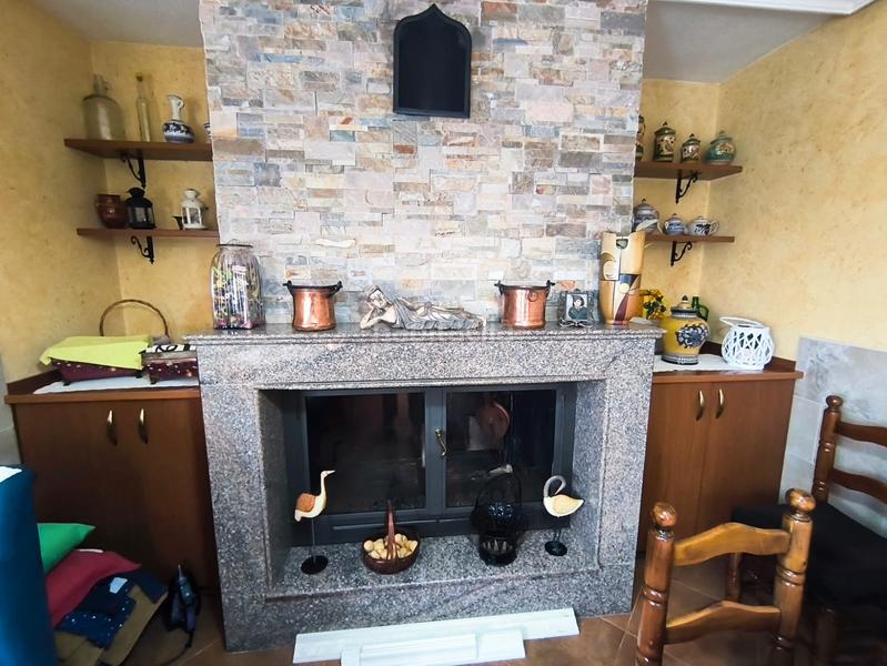 Foto 46b4cee6-bea4-4eea-bcb3-d9fc18b84699. Chalet with fireplace heating parking in Lillo