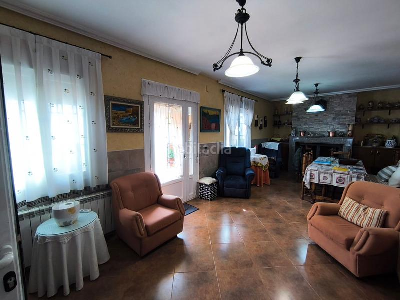 Foto 66d246f6-8a44-46ca-a8cf-954038f51a31. Chalet with fireplace heating parking in Lillo