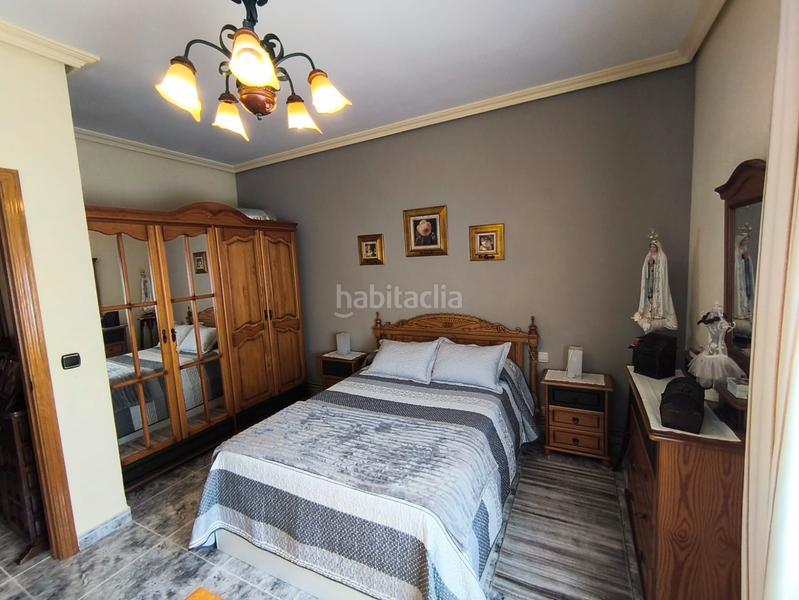 Foto f181acf2-1c66-42e7-bab9-139bca61c341. Chalet with fireplace heating parking in Lillo