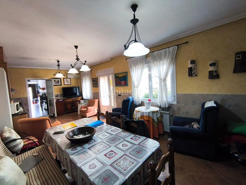 Foto 56bc650a-bc7d-4ba7-a965-e145d46e4e7d. Chalet con camino riscaldamento parcheggio in Lillo