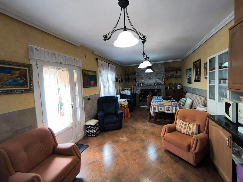 Foto 450653dc-d63f-4242-86c5-2531e291a71b. Xalet amb xemeneia calefacció aparcament a Lillo