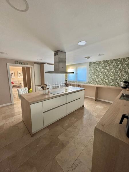 Foto 2c5c4dd4-92d7-435b-ae38-da98065d9c49. Casa a schiera con riscaldamento parcheggio piscina in Majadahonda