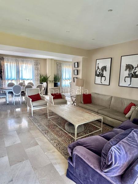 Foto 8df86851-8aa4-4ba3-8375-d6934fcb7d65. Casa a schiera con riscaldamento parcheggio piscina in Majadahonda