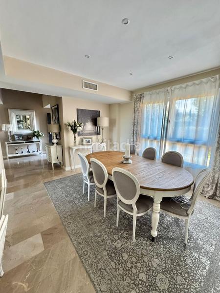 Foto dfe596e7-83c7-4dbf-9484-99d095e592b7. Casa a schiera con riscaldamento parcheggio piscina in Majadahonda