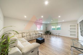 House in Olías del Rey. Urb el beato / chalet independiente de reciente construcción – l