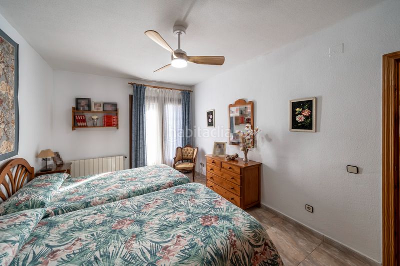 Foto b57d8edb-9701-4237-ad69-8ffe4ccce6ba. Casa aparellada amb xemeneia calefacció aparcament a Chinchón