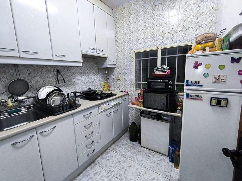 Foto 2a6ad608-5154-45e3-a895-c0d4a5c7ec9e. Casa amb xemeneia aparcament a Santa María de la Alameda
