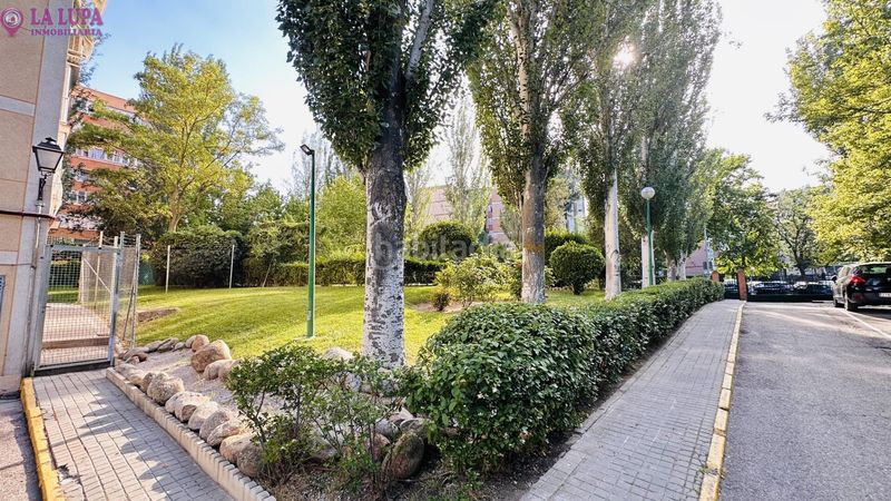 Foto b68efcd1-3a84-41da-829b-c757746305a2. Pis amb calefacció aparcament piscina a Las Águilas Madrid